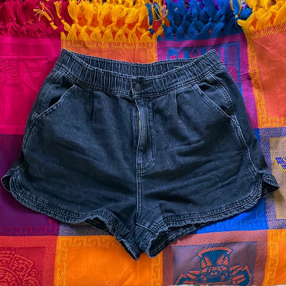 American Eagle | Stretch High-Waisted Shorts | Washed Black Denim | Size 8